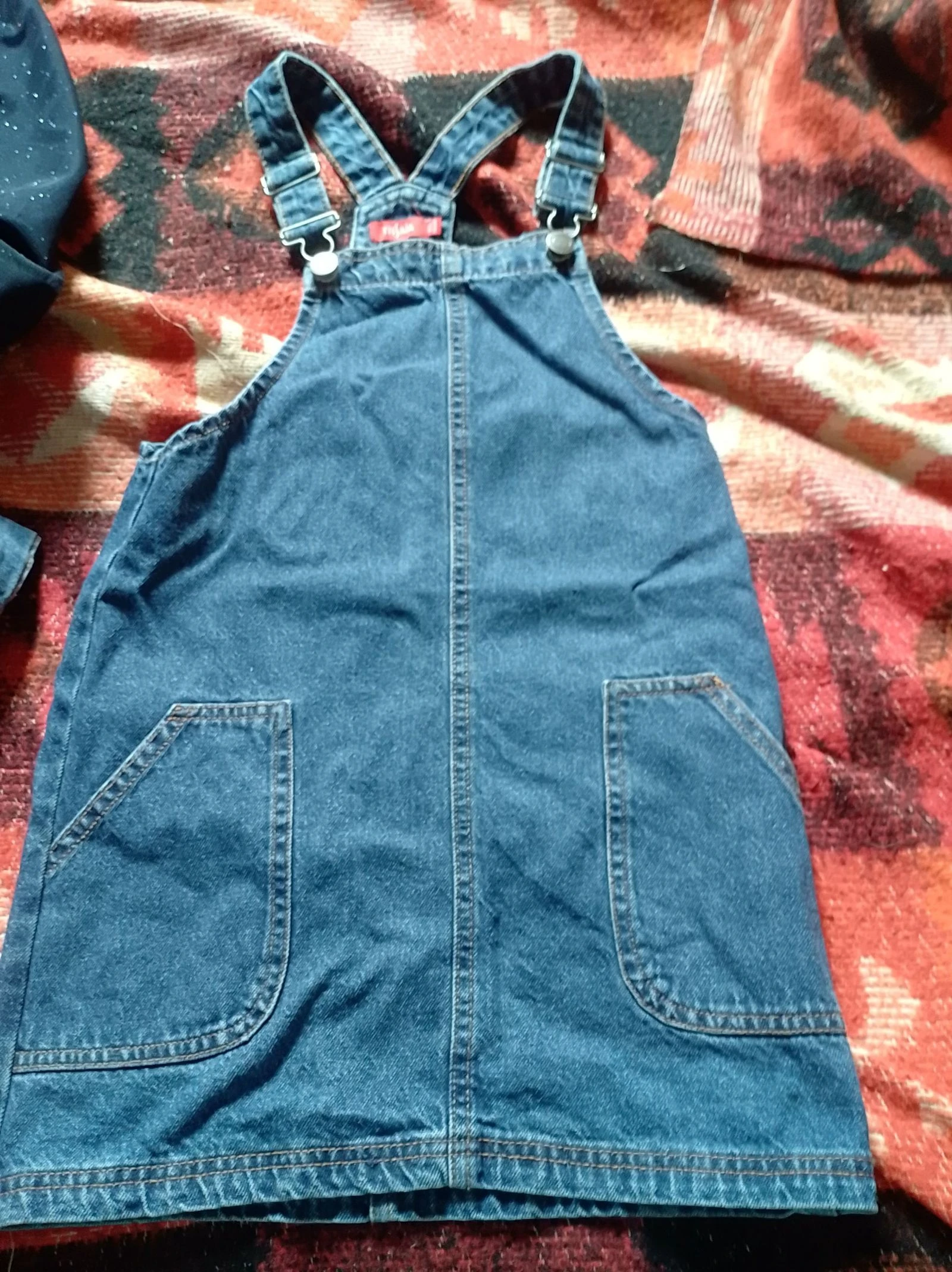 Robe met spijkerbroek met schouderbanden – photo 2